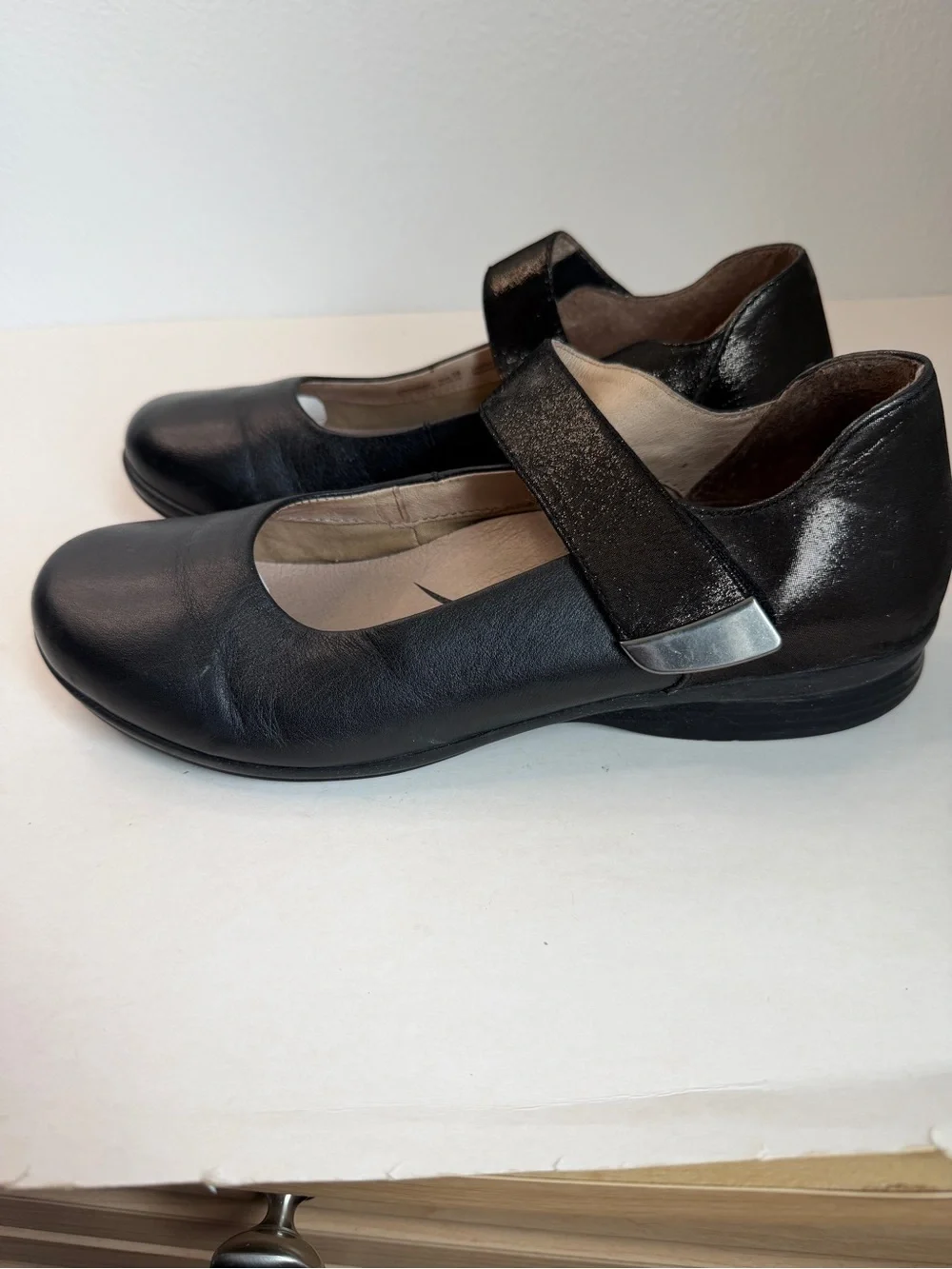 Dansko Women's Black Leather Mary Jane Flats Size 38 (7.5)